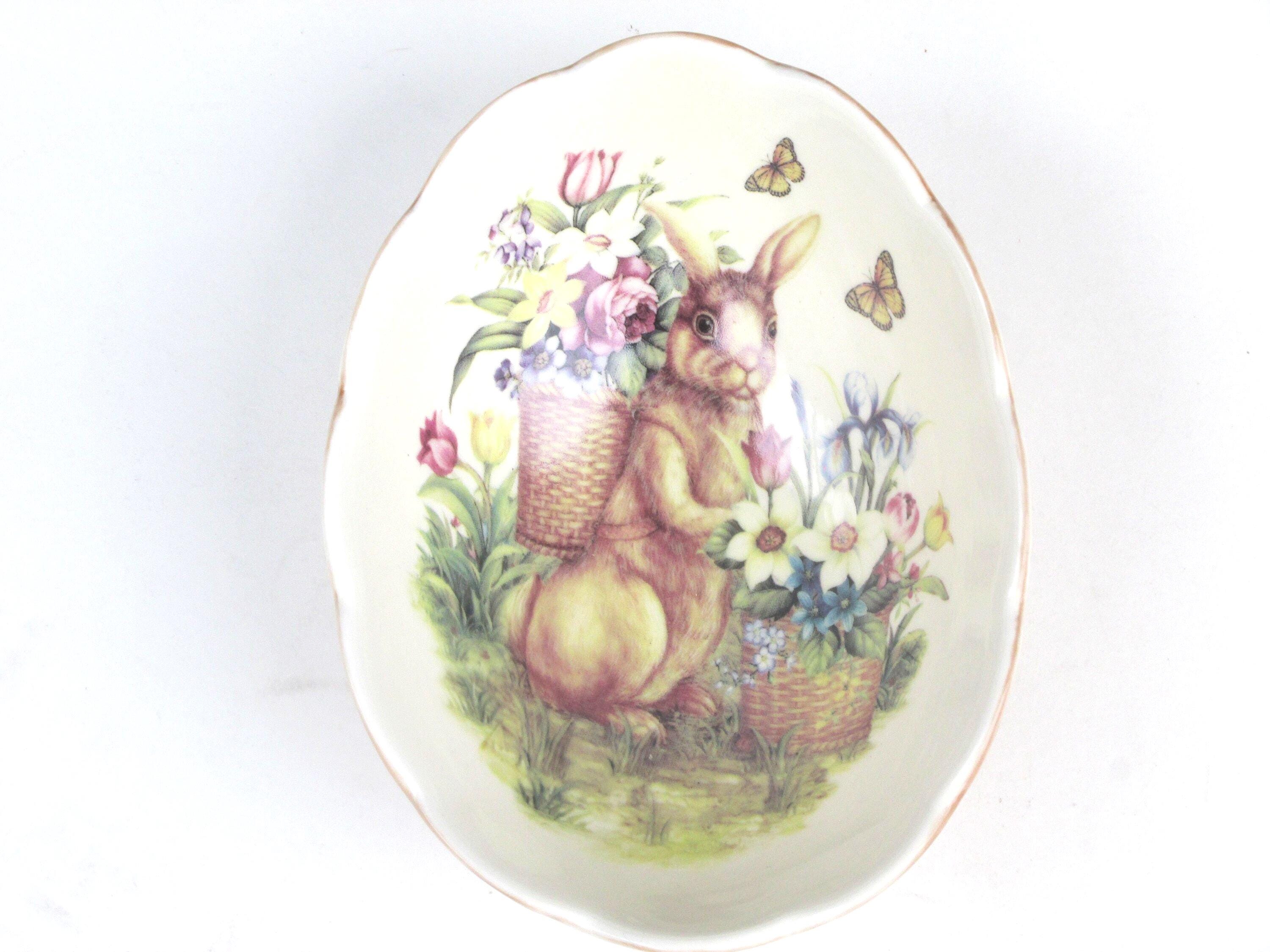 Easter Treasures Candy / Trinket Scalloped Cracker Barrel Easter Bowl