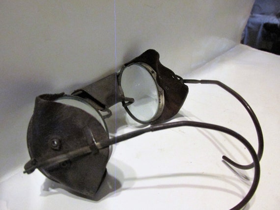 Antique Industrial  Welding Goggles with Intact L… - image 7