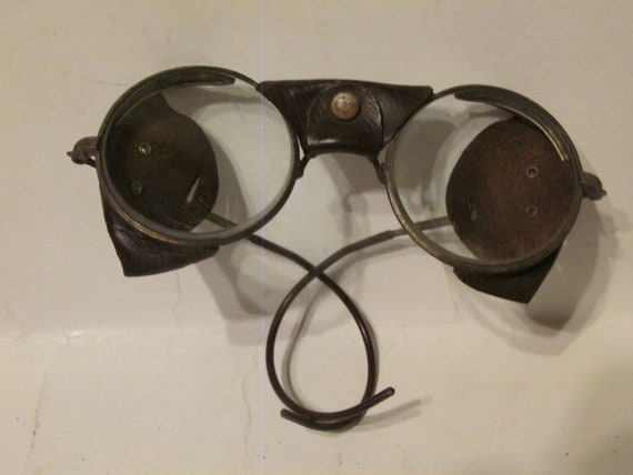 Antique Industrial  Welding Goggles with Intact L… - image 5