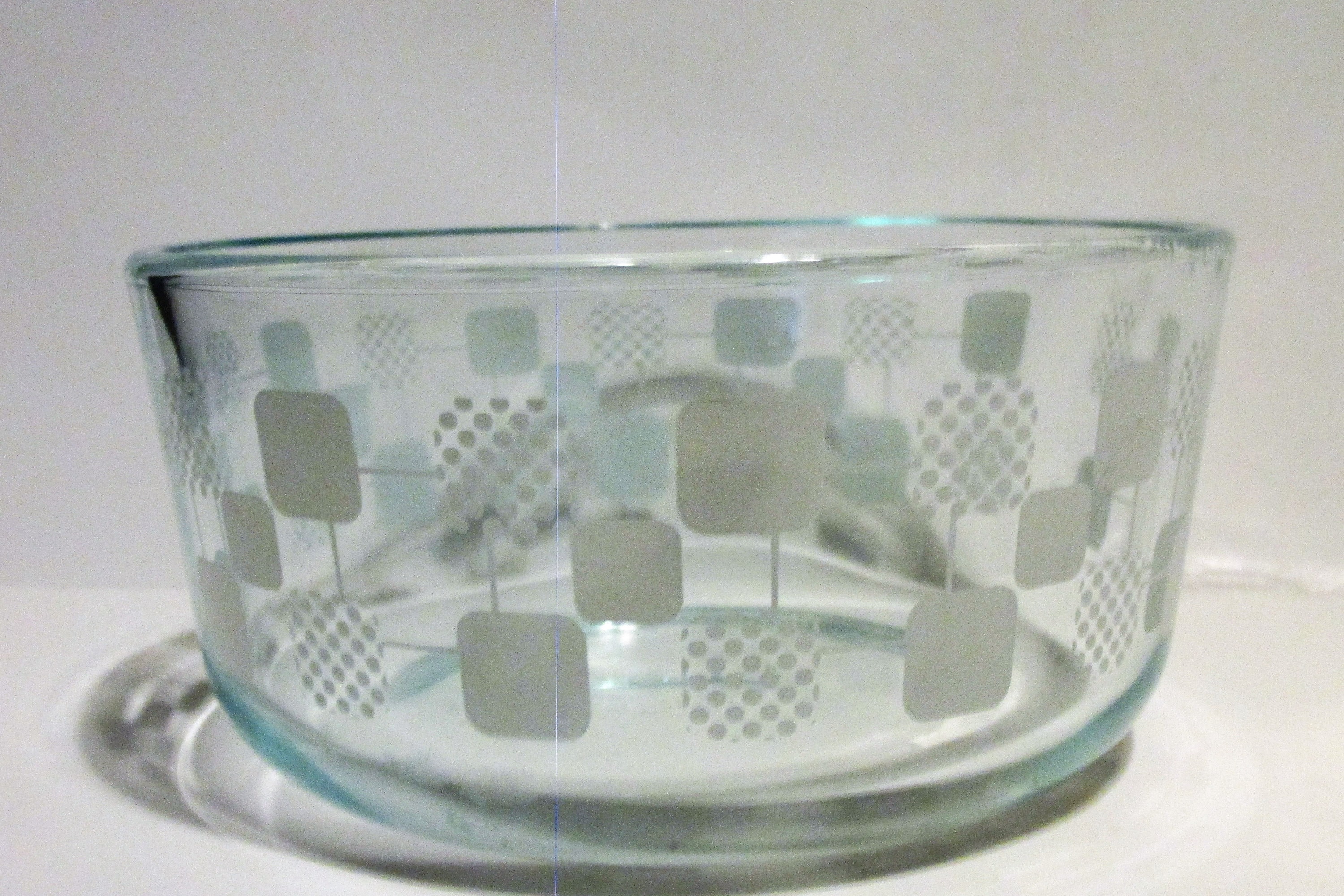 Pyrex (4) 7201 4-Cup Glass Bowls & (4) 7201-PC Puddle Gray Lids