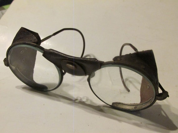 Antique Industrial  Welding Goggles with Intact L… - image 4