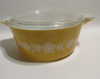 Mid-Century Pyrex Gold Butterfly Pattern 2.5 Qt. Casserole Dish with Clear Lid / 475