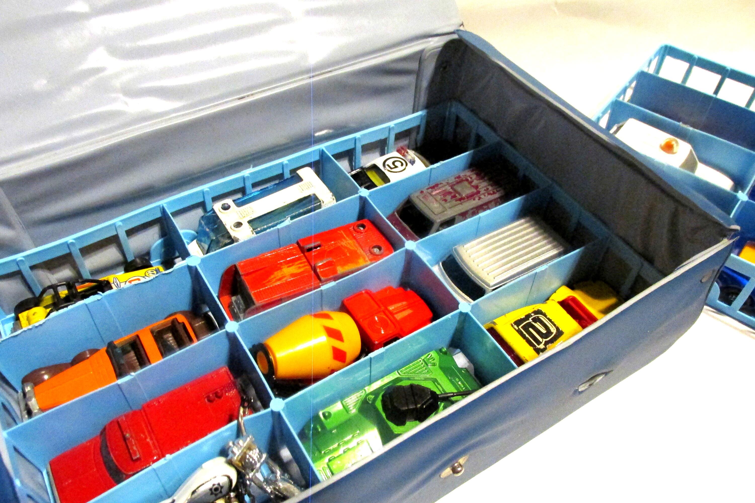 Matchbox 1976 Carry Case, Holds 24 Cars, Included Cars of Various