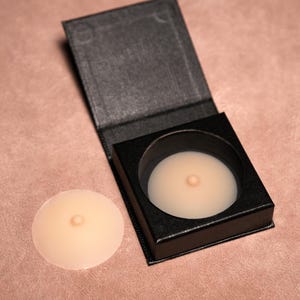 Adesivos de silicone para mamilos elevados: pétalas de mama adesivas reutilizáveis