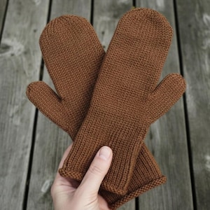 Patrón básico de mitones de punto con puños largos para principiantes (PDF)