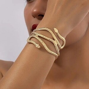 Stylish Snake Shaped Arm Cuff for Women - Sexy & Simple Iron Design, Perfect for Daily Wear or Parties| Mythological Style Adjustable Bangle