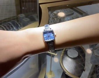 Square Shaped Metallic Color Blue Dial Women's Wristwatch-Casual Wristwatch-Sports Wristwatch