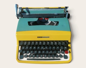 Olivetti Lettera 32 typewriter