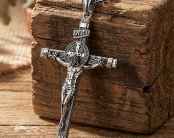 Collana con crocifisso di San Benedetto, collana con croce cattolica, ciondolo crocifisso religioso, regalo per battesimo, gioielli cristiani