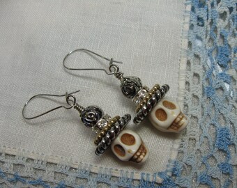 Day of the Dead/Dia de los Muertos/Halloween Bone Howlite Skull with Ornate Hat Earrings