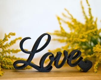 3D printed lettering "Love" | various colors | freestanding | home decoration | shelf | gift | decoration | living room | bedroom