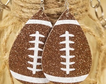 Voetbaloorbellen, voetbalfan, voetbalmoeder, sportoorbellen, moeder, voetbalcadeau, voetbalteam, bruine oorbellen, druppeloorbellen
