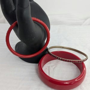 Vintage Lucite Bangle Bracelet Set • Red • 3 Pc Stackable Retro Mid-Century