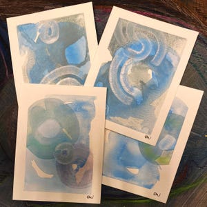 Petits travaux, grandes émotions. Des oeuvres d'art originales, parfaites pour les cartes postales ou l'encadrement, exprimant la passion et la créativité débridée.