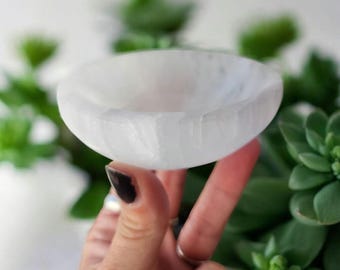 Small Selenite Bowl, Charging Crystal Dish Jewelry Dish, Altar Decor, Selenite Crystal Carving, Ring Tray, Crystal Healing, Sage Bowl, Soap