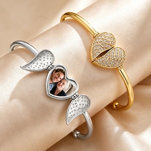 Braccialetto con medaglione personalizzato con foto, gioiello commemorativo con ali d'angelo, bracciale rigido con foto nascosta per donna, bracciale con cuore in argento, regalo per la mamma