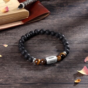 Pulsera personalizada con nombre, regalo para el Día del Padre, pulsera personalizada para hombre, regalo para papá con nombre de niño, pulsera de cuentas de piedra volcánica para hombre.