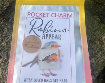 Robin Pocket Charm – Glass Tile, Symbol of Hope (2cm) could be good for a memorial gift