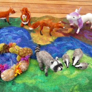 needle felted red squirrel, medium felt animals, play mat squirrel, waldorf, collectible squirrel, pre school, nursery school, kindergarten image 9