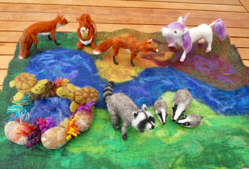 needle felted red squirrel, medium felt animals, play mat squirrel, waldorf, collectible squirrel, pre school, nursery school, kindergarten image 9