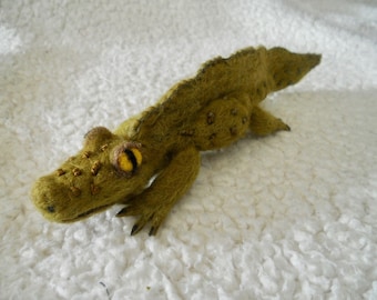 Needle felted crocodile, hand felted crocodile, felted lizard, dragon lizard,  Waldorf play, add to play mat, nature table,