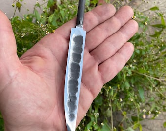 Hand Forged Yakut Knife: Right Handedu Steel Blade