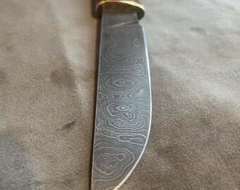 Handmade Damascus Steel Knife with Ironwood Handle