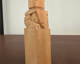 Caballero de madera tallado a mano, Montessori, juguete Waldorf, figura pequeña