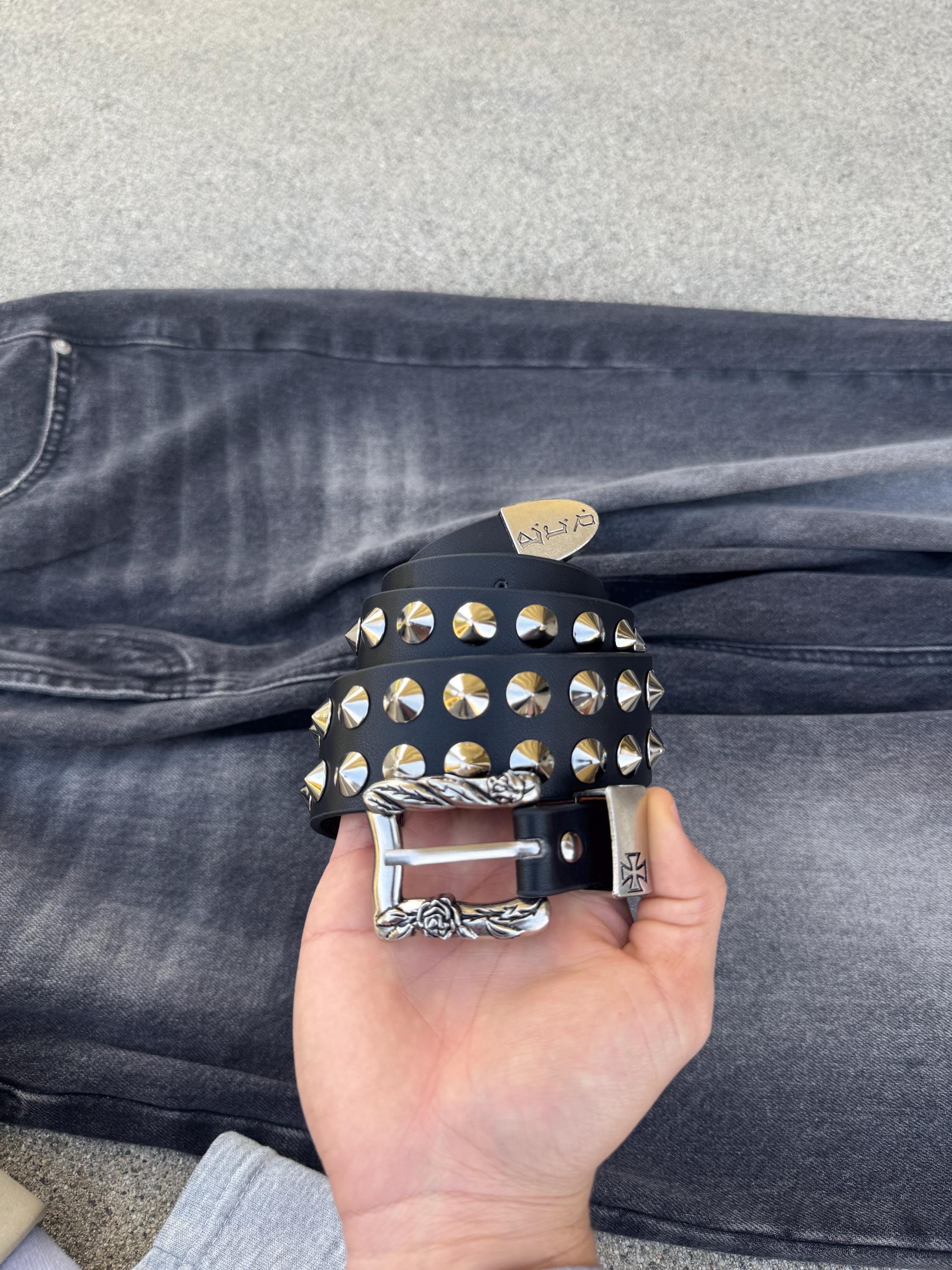 小物 vintage heart denim studs belt 2000s Vintage Studded Belt Cracked White Leather Y2K Stud OS