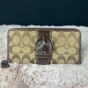 小物 Vintage Coach Soho Signature Wallet Coach Vintage Soho Signature Jacquard Buckle Zip Around Wallet