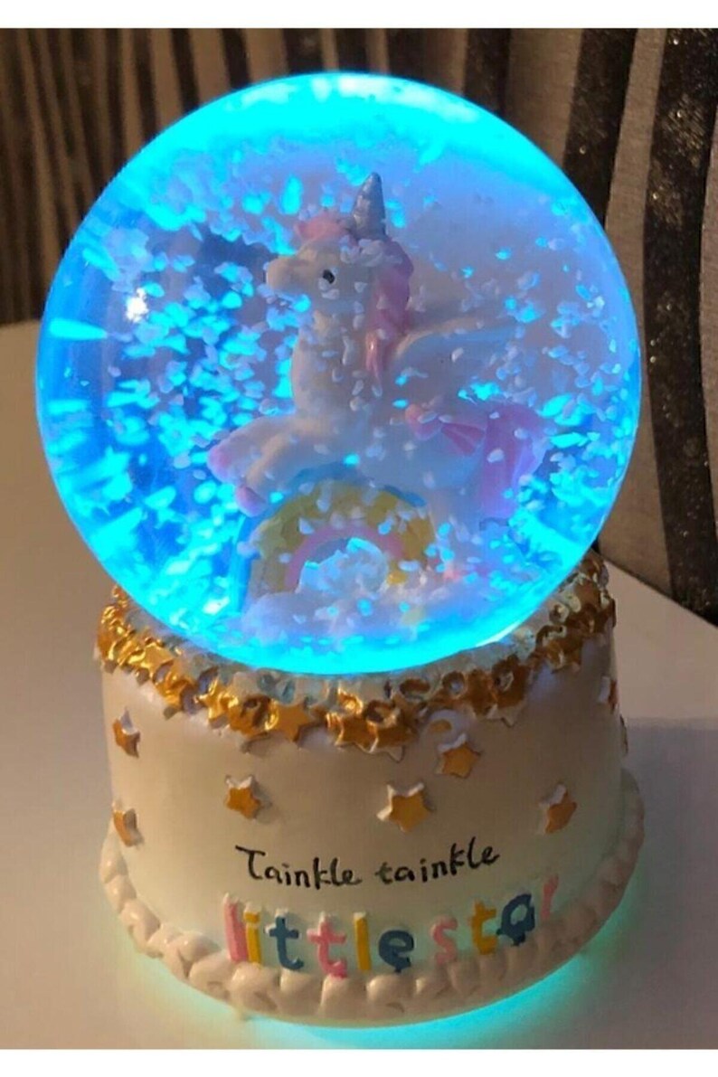 Palla Di Neve Musicale Unicorno Arcobaleno - Water Globe Con Base In Resina, 12,7 Cm, Suona 'The Unicorn'
