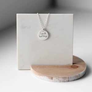 Puedo hacer cosas difíciles, collar inspirador, autoestima, regalo para hija, regalo de graduación, joyería con cita, regalos para ella, regalo motivacional