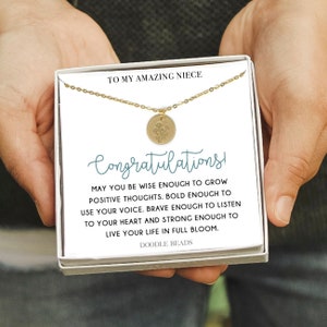 Presente de formatura significativo para sobrinha, neta, irmã, amiga, colar de flores silvestres carimbado, personalizado, parabéns graduado