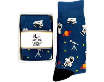 I love you to the moon and back, Husband Gift, Boyfriend Gift, Daddy Gift, Space theme Gifts for him, men's Astronaut Space Socks, Gift box
