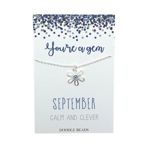 Collier pierre de naissance petite fille, collier pierre de naissance septembre avec carte, pierre de naissance saphir clair, collier de fleurs cadeau d'anniversaire fille