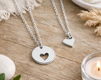 Conjunto de colares com pingente de coração para mãe e filha, presente para mãe e filha, joia para o Dia das Mães, sentimental, pingente de coração vazado, presente para noiva e casamento