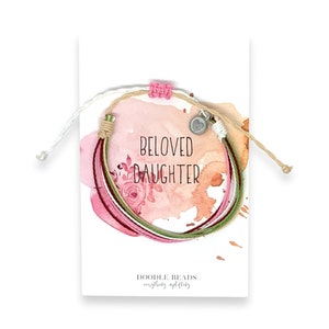 Thème jeunes femmes, fille bien-aimée, bracelet de l'amitié, cadeaux thème YW, bracelet fil avec breloque coeur et carte, cadeau d'anniversaire,