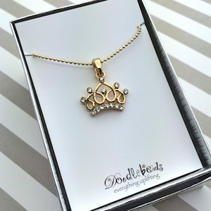 Collana con corona in argento o oro, ciondolo a forma di corona con zirconi cubici, gioielli da principessa, collana da principessa, collana Tierra, collana con ciondolo a forma di corona con zirconi cubici