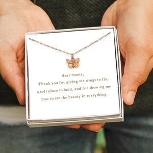 Collana "Grazie mamma", regalo di figlia, ciondolo a farfalla in argento o oro, con scritta "Cara mamma, grazie per avermi dato le ali per volare", biglietto e confezione regalo.