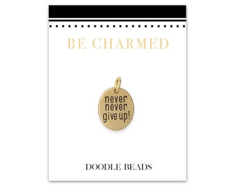 Dije de plata o oro Nunca, nunca te rindas, colgante Nunca te rindas para collar o pulsera, dije de palabra motivacional, apoyo de aliento