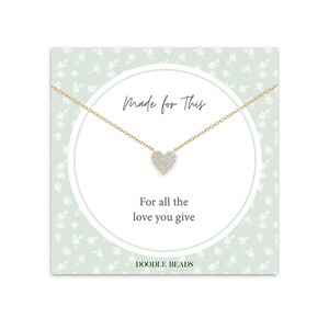 Delicado collar con corazón pavé, colgante de circonita cúbica de oro o plata, regalo para mamá, día de la madre, aniversario, tarjeta "Por todo el amor que das"