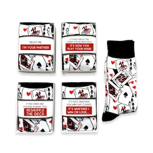 Cadeaux pour joueurs de cartes, combinaisons de cartes, as de pique, roi et reine de coeur, chaussettes fantaisie folles pour jeux de cartes, jeux de mots, cadeaux amusants pour les amateurs de poker pour hommes