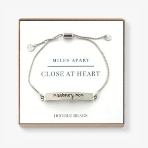 Missionary Schmuck, Miles apart in der Nähe des Herzens, LDS Geschenke, Zierliches Missionary Mom Armband & Zitat-Karte, Bar Armband, Mission Präsident Mom