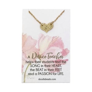 Cadeau pour professeur de danse, remerciement de professeur de danse, petit collier coeur martelé en argent ou en or, bijoux cardés, citation de danse, cadeau de remerciement