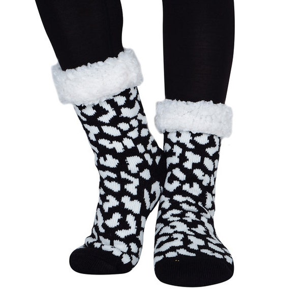 Plush Fleece Lined Sherpa Socks for Her, Valentines Day Gift for Teen Girls, Cheetah Print, Cozy Warm Anti-slip, Fuzzy Soft Slippers for her