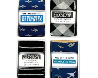 Frase de graduación con calcetines divertidos para él, regalos motivacionales e inspiradores, calcetines originales en caja de regalo para graduados de la universidad o la escuela secundaria.
