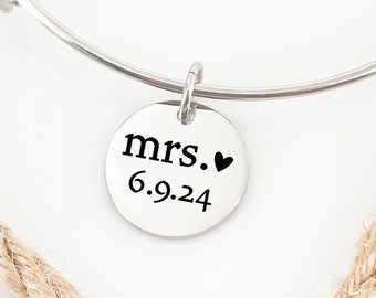 Personalized Bride Gift With Date Wedding Bangle Jewelry Gift Wed Party Gift For Gift Personalized Bracelet Bridal Party Metal Mrs Date Gift