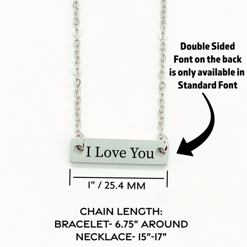 K&ouml;nnte beinhalten: Eine silberne Halskette mit einem Bar-Anh&auml;nger, auf dem "Ich liebe dich" steht. Der Anh&auml;nger ist 2,54 cm lang. Die Kette ist in zwei L&auml;ngen erh&auml;ltlich: 17,15 cm f&uuml;r ein Armband und 38-43 cm f&uuml;r eine Halskette.