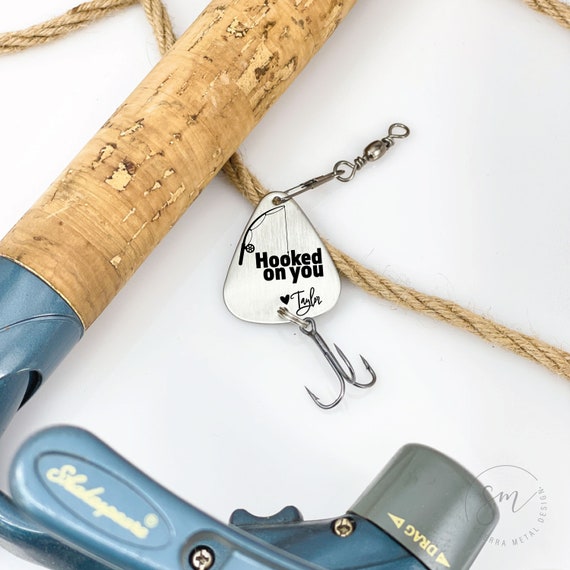 Personalized Fishing Lure Gift Hooked on You Fishing Lure Boyfriend Gift  Anniversary Gift Men's Gift Birthday Gift Personalized Name for Him -   Hong Kong