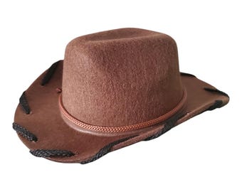 Sombrero de vaquero para muñeca de 45 cm (18 pulgadas) de Toy Story, inspirado en Woody Brown. También disponible para American Girl.